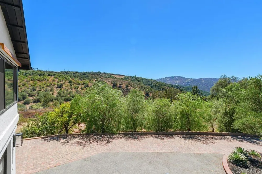 10483 Couser Way Valley Center, CA 92082