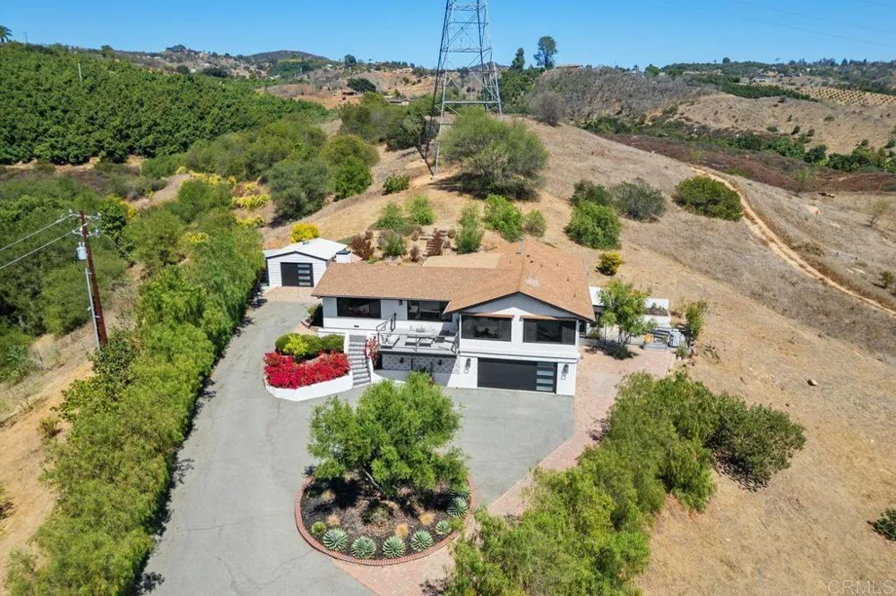 10483 Couser Way Valley Center, CA 92082