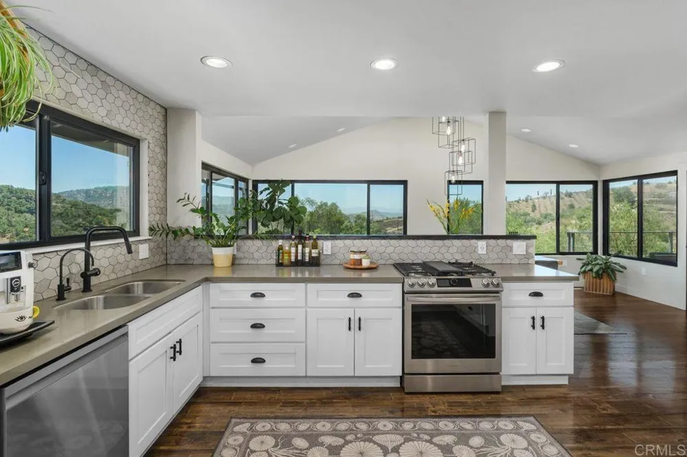 10483 Couser Way Valley Center, CA 92082