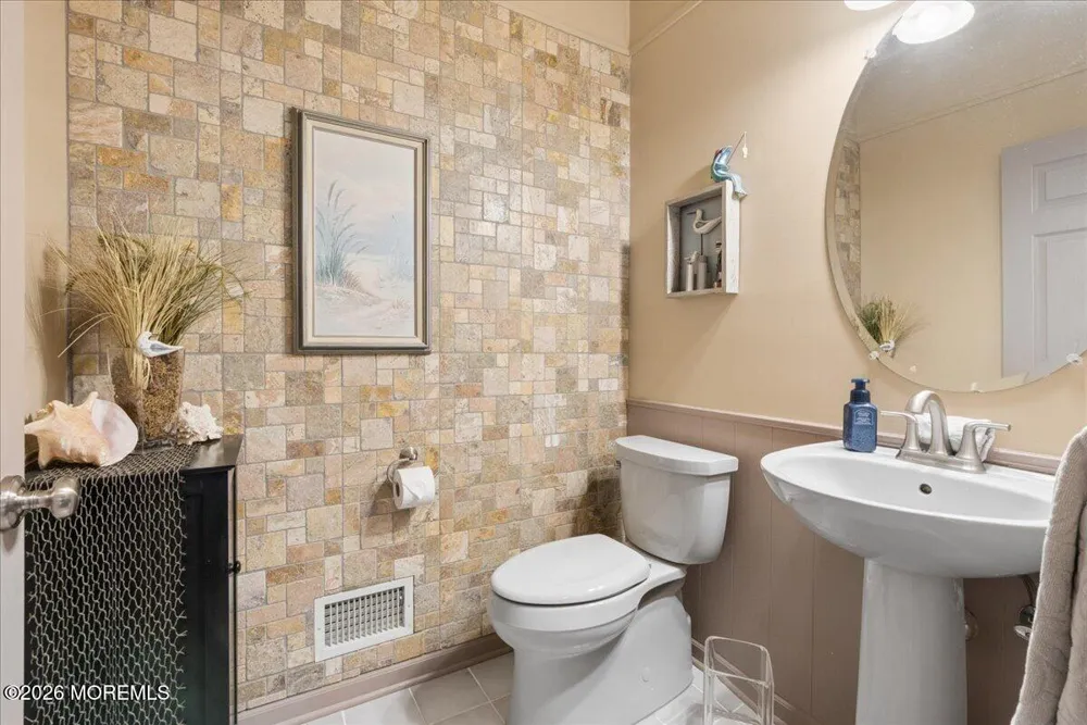 5 Hartnett Way Clarksburg, NJ 08510