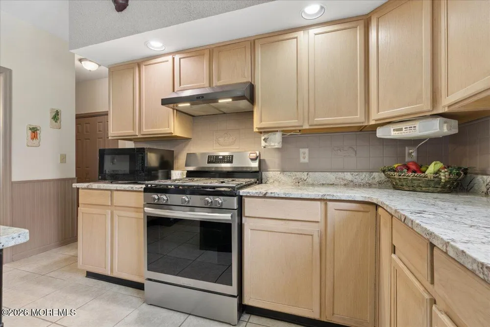 5 Hartnett Way Clarksburg, NJ 08510