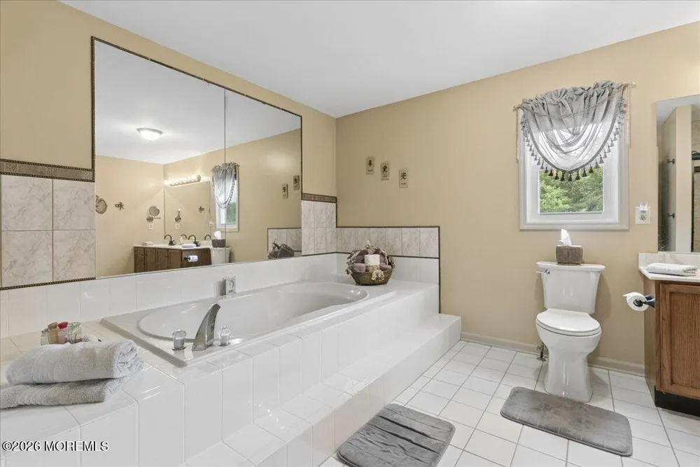 5 Hartnett Way Clarksburg, NJ 08510