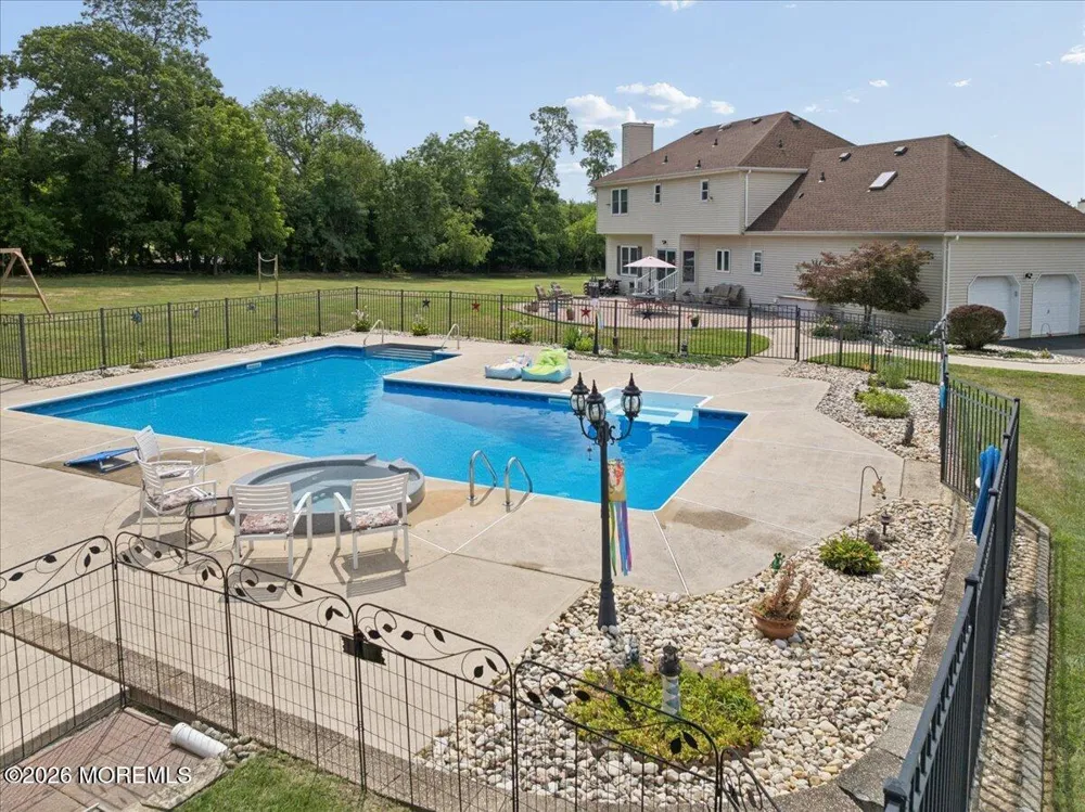 5 Hartnett Way Clarksburg, NJ 08510