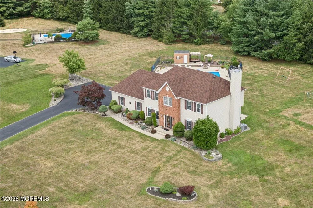5 Hartnett Way Clarksburg, NJ 08510