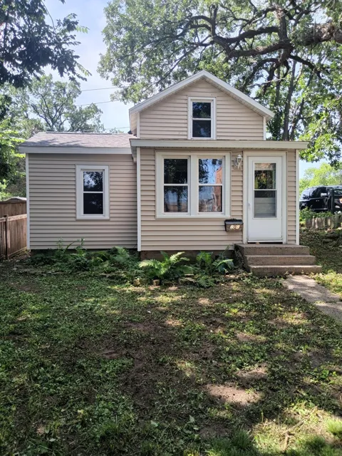 204 3rd Street E