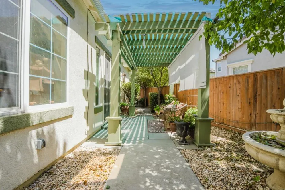 2379 Gaines Lane Tracy, CA 95377