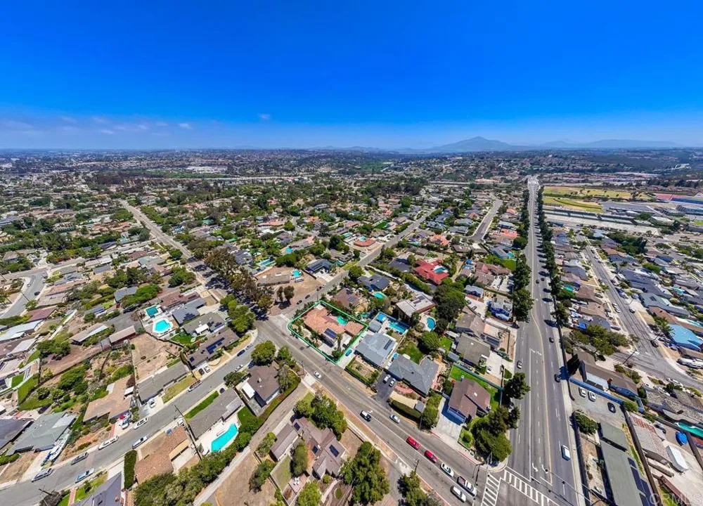 487 Hilltop Dr Chula Vista, CA 91910