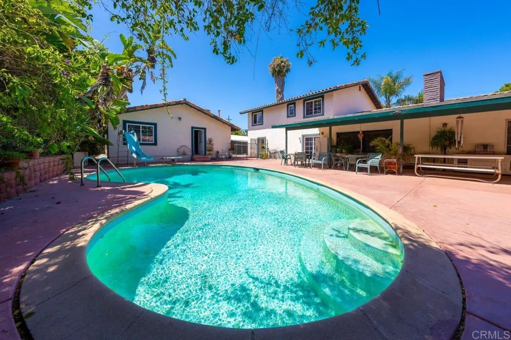 487 Hilltop Dr Chula Vista, CA 91910