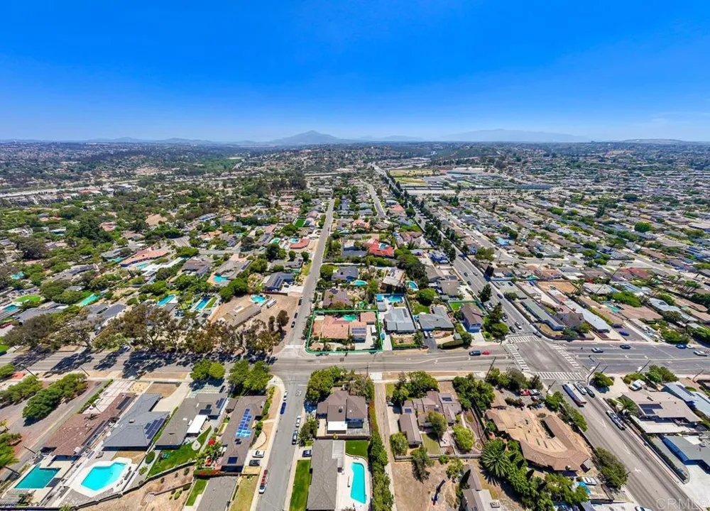 487 Hilltop Dr Chula Vista, CA 91910
