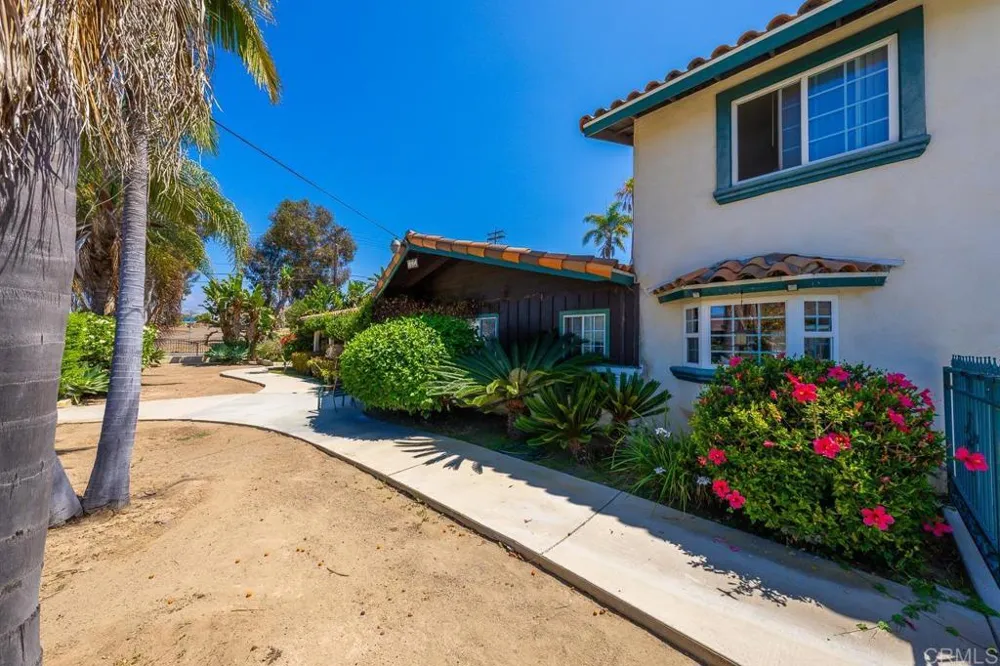 487 Hilltop Dr Chula Vista, CA 91910