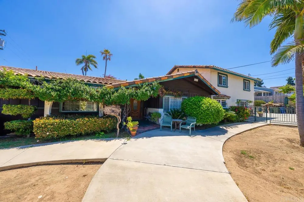 487 Hilltop Dr Chula Vista, CA 91910