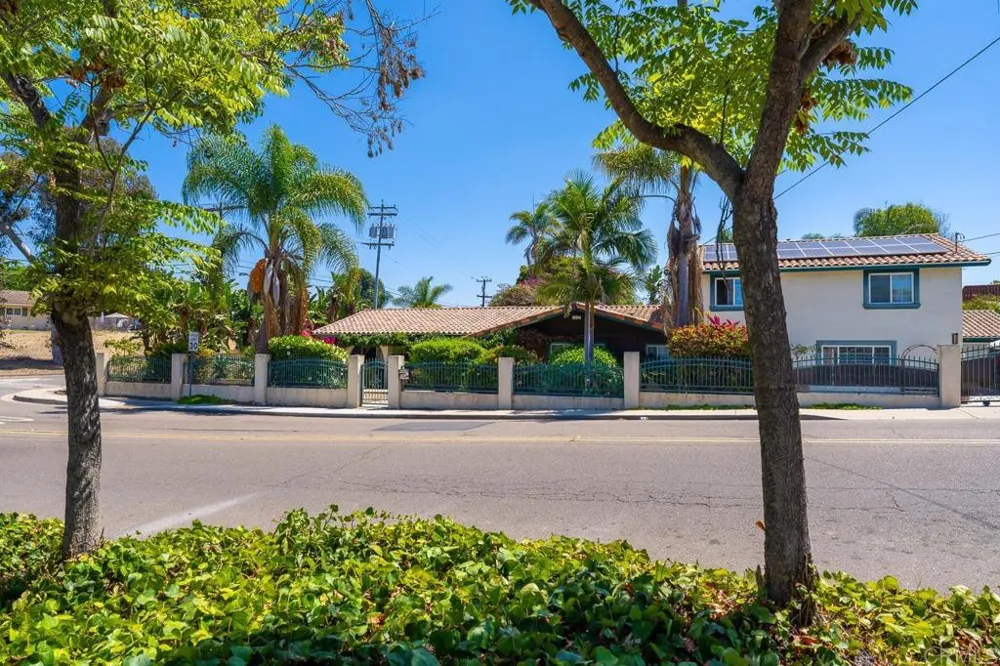 487 Hilltop Dr Chula Vista, CA 91910