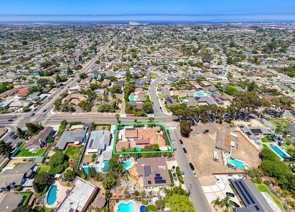 487 Hilltop Dr Chula Vista, CA 91910