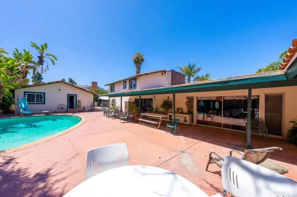 487 Hilltop Dr Chula Vista, CA 91910