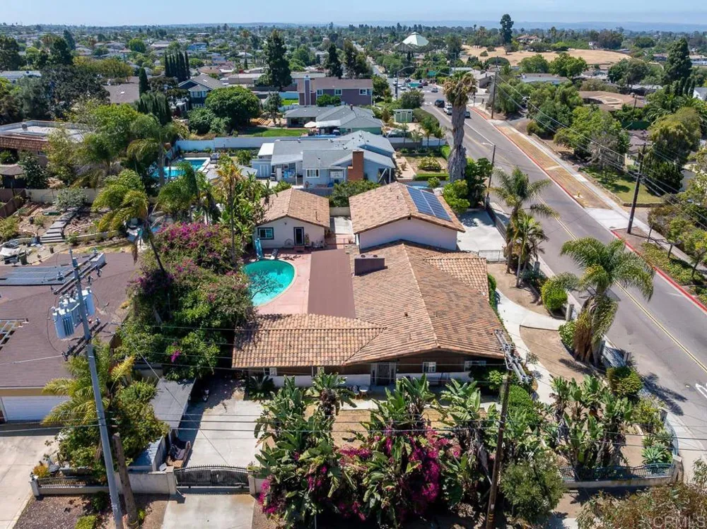487 Hilltop Dr Chula Vista, CA 91910