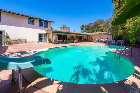 487 Hilltop Dr