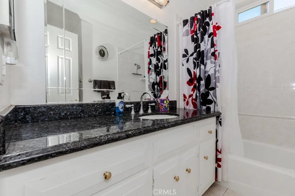 9331 La Cortinilla Avenue Fountain Valley, CA 92708