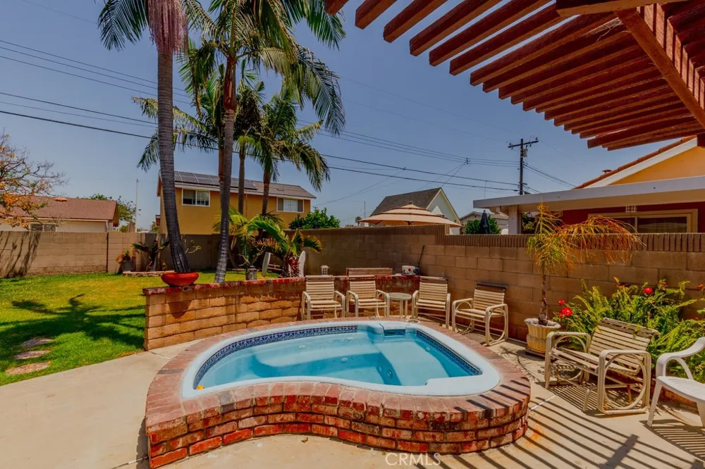 9331 La Cortinilla Avenue Fountain Valley, CA 92708