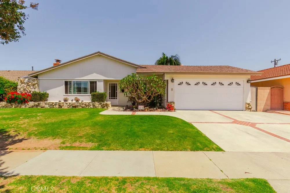 9331 La Cortinilla Avenue Fountain Valley, CA 92708