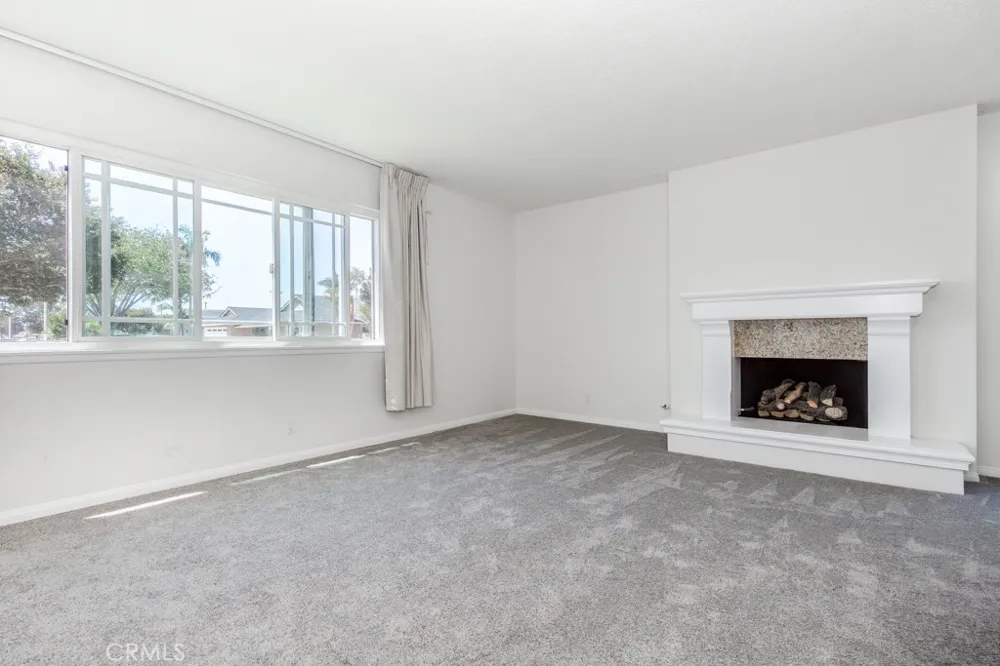 9331 La Cortinilla Avenue Fountain Valley, CA 92708