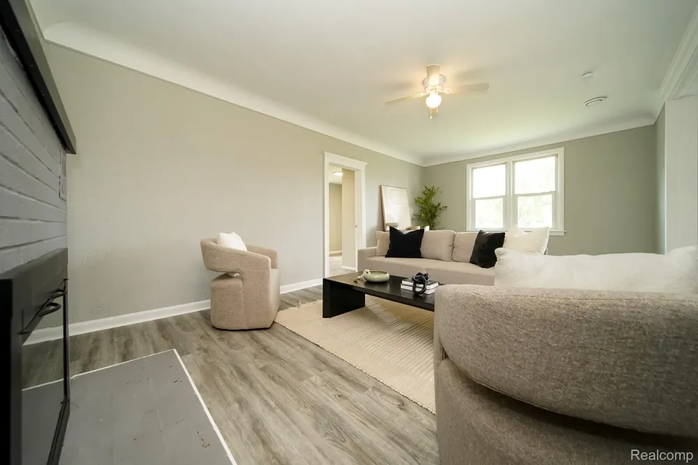 36807 JEFFERSON AVENUE Harrison Charter Township, MI 48045