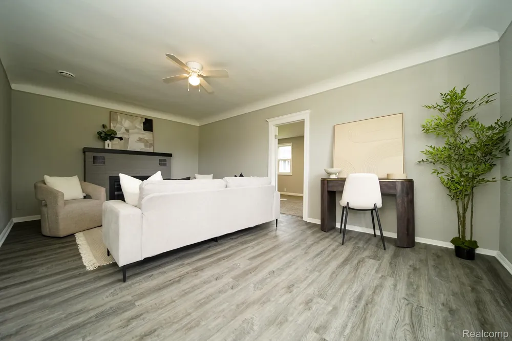 36807 JEFFERSON AVENUE Harrison Charter Township, MI 48045