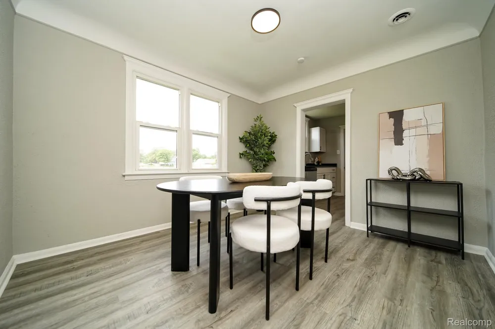 36807 JEFFERSON AVENUE Harrison Charter Township, MI 48045