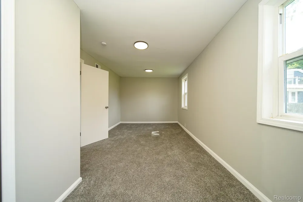 36807 JEFFERSON AVENUE Harrison Charter Township, MI 48045
