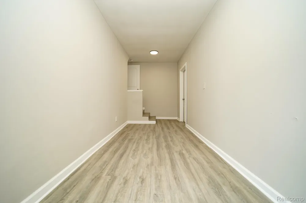 36807 JEFFERSON AVENUE Harrison Charter Township, MI 48045