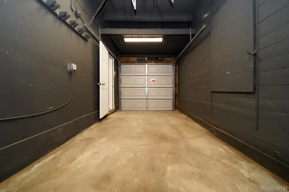 36807 JEFFERSON AVENUE Harrison Charter Township, MI 48045