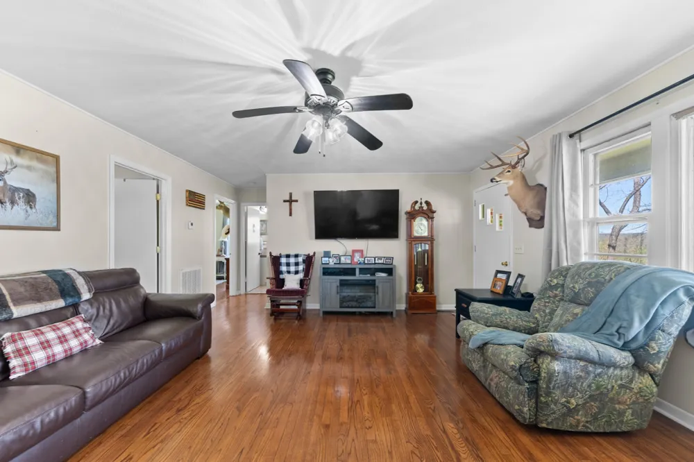 755 Briar Pond Rd Centerville, TN 37033