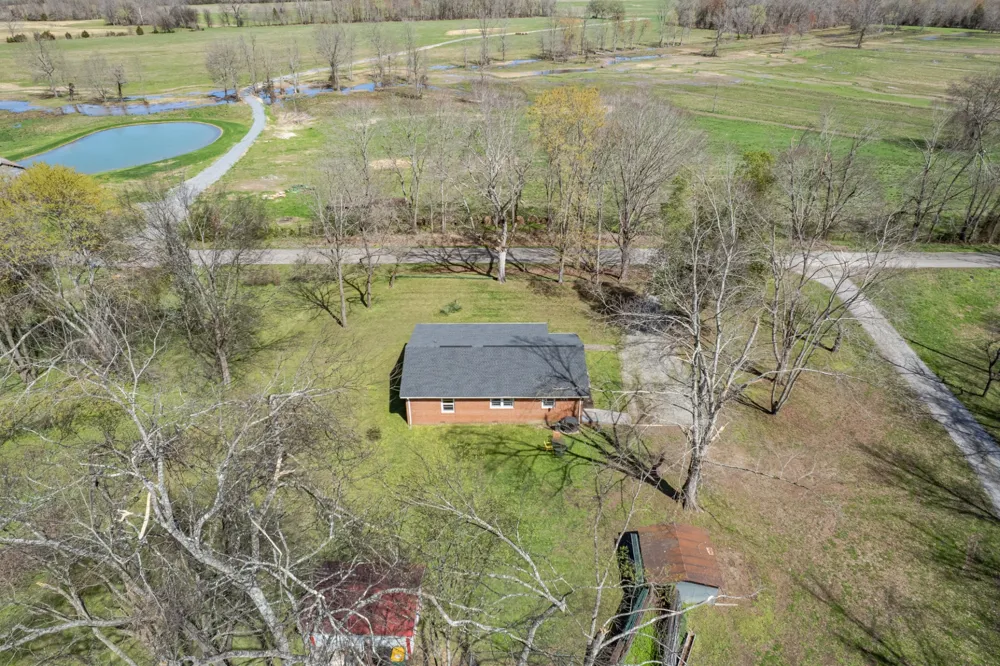755 Briar Pond Rd Centerville, TN 37033