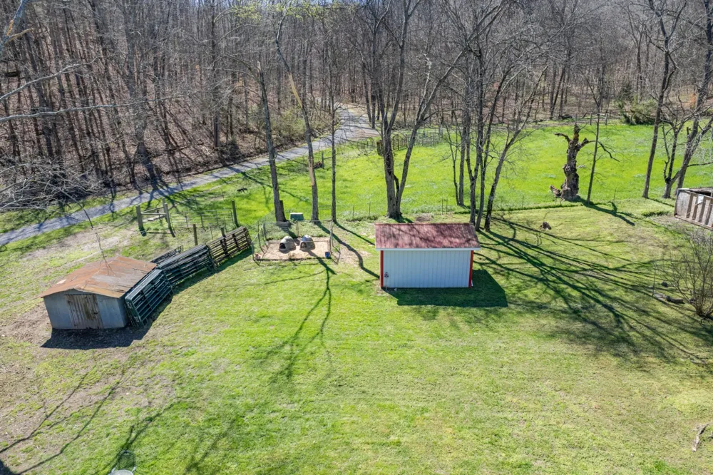 755 Briar Pond Rd Centerville, TN 37033