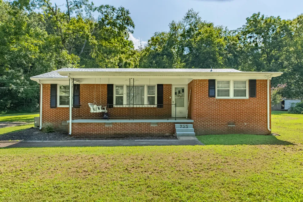 755 Briar Pond Rd Centerville, TN 37033