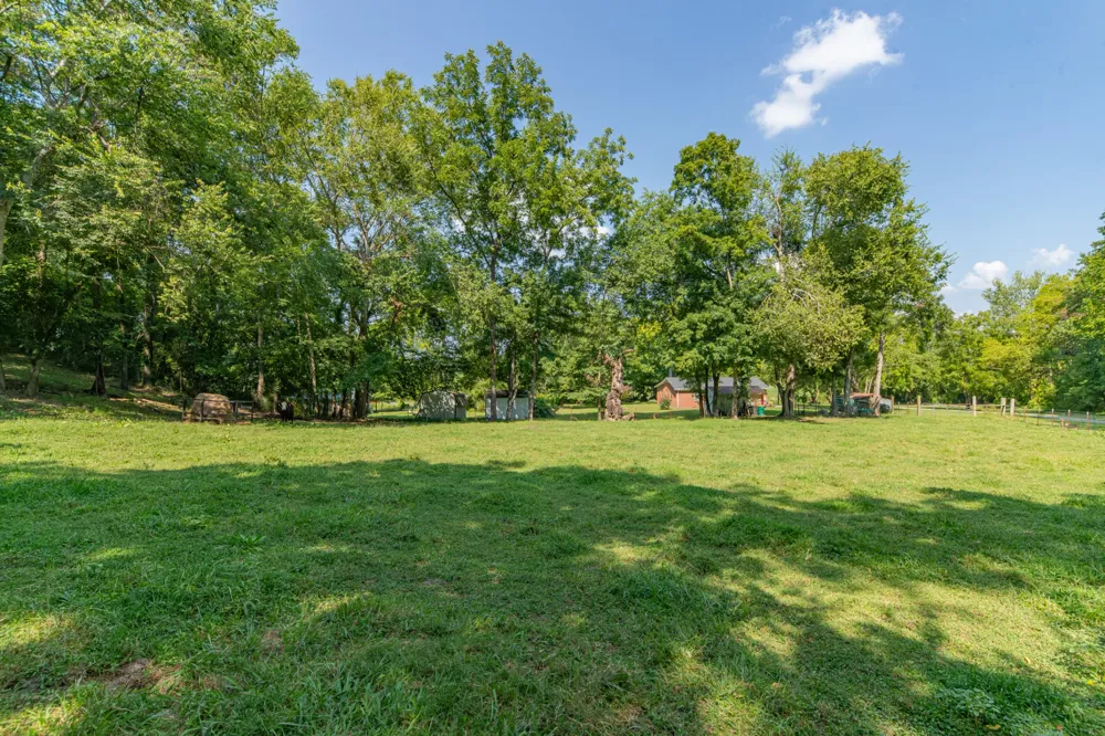 755 Briar Pond Rd Centerville, TN 37033