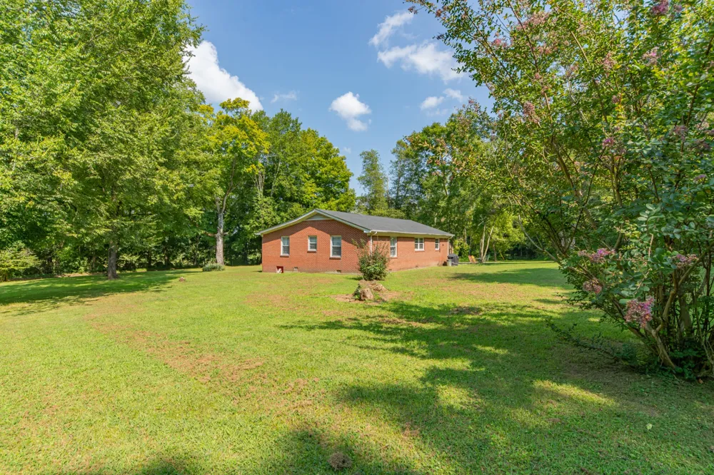 755 Briar Pond Rd Centerville, TN 37033