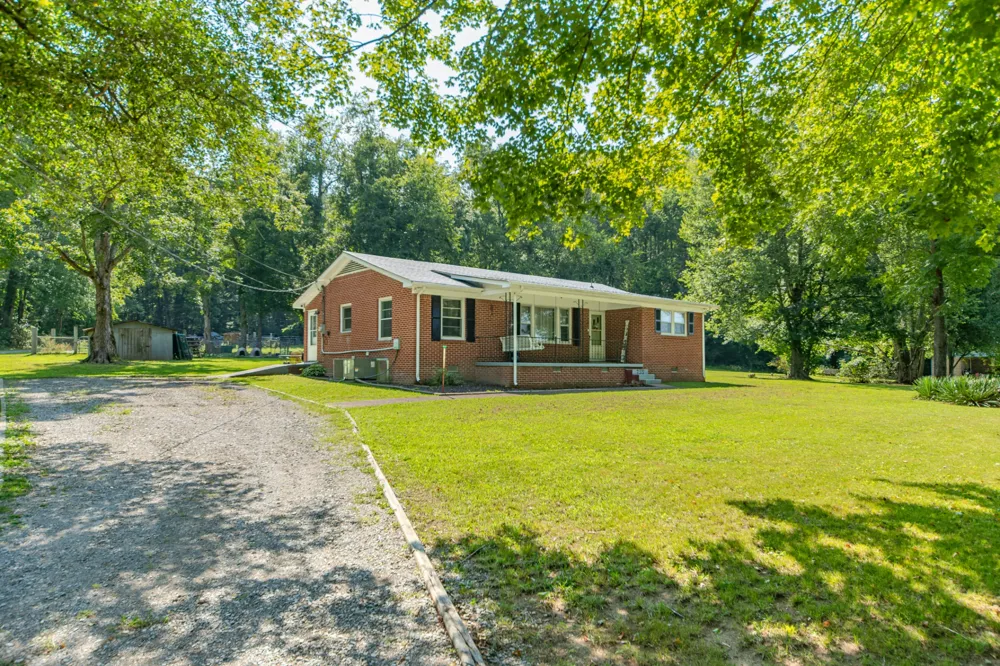 755 Briar Pond Rd Centerville, TN 37033