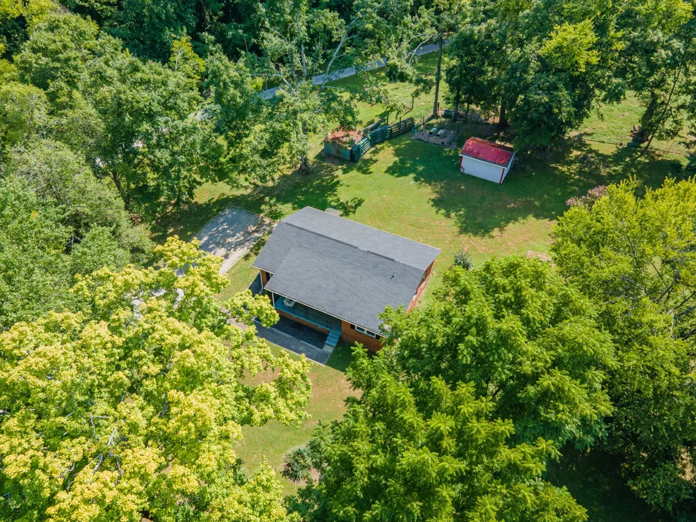 755 Briar Pond Rd Centerville, TN 37033
