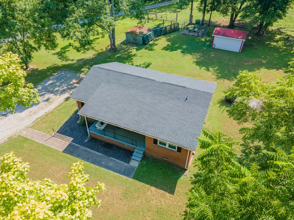 755 Briar Pond Rd Centerville, TN 37033