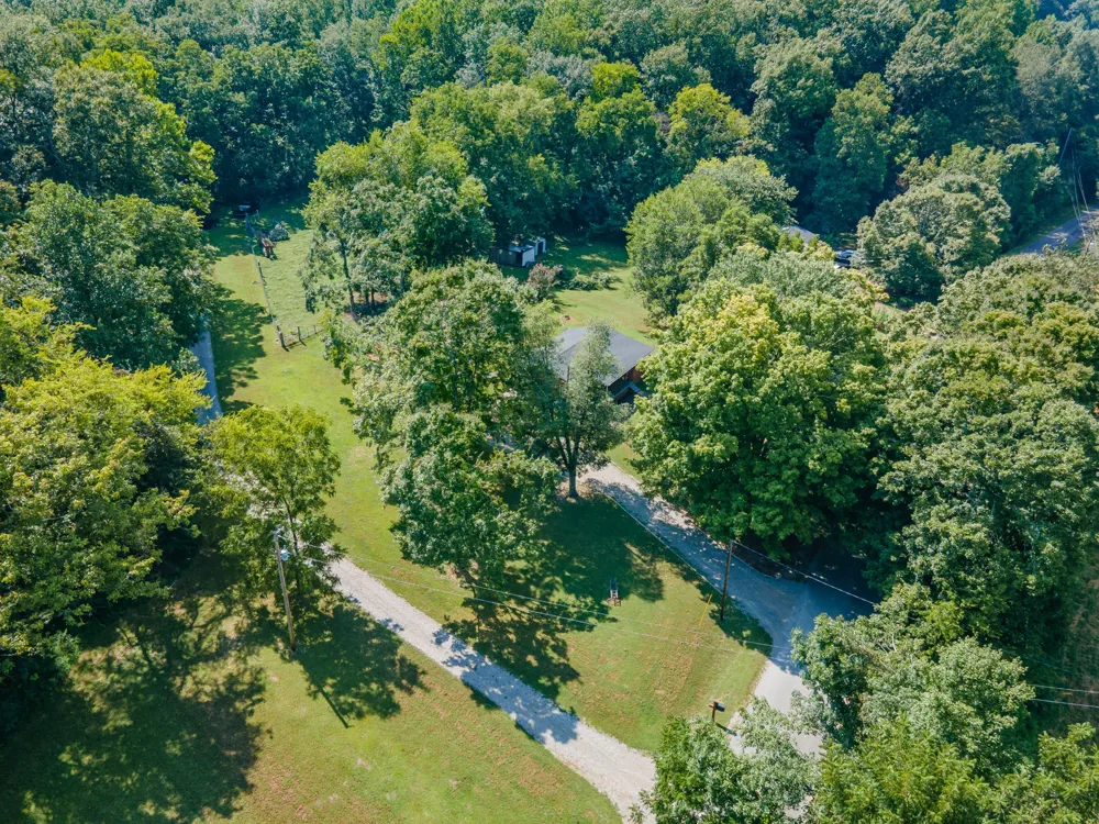 755 Briar Pond Rd Centerville, TN 37033