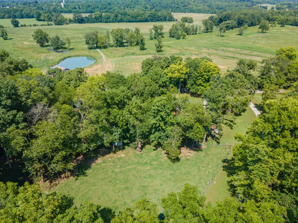 755 Briar Pond Rd Centerville, TN 37033