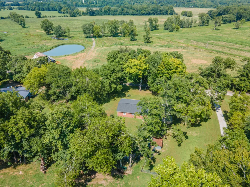 755 Briar Pond Rd Centerville, TN 37033