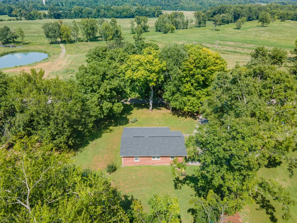 755 Briar Pond Rd Centerville, TN 37033