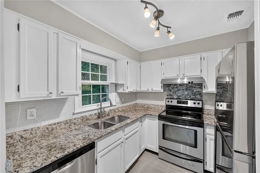 226 High Creek Drive Roswell, GA 30076