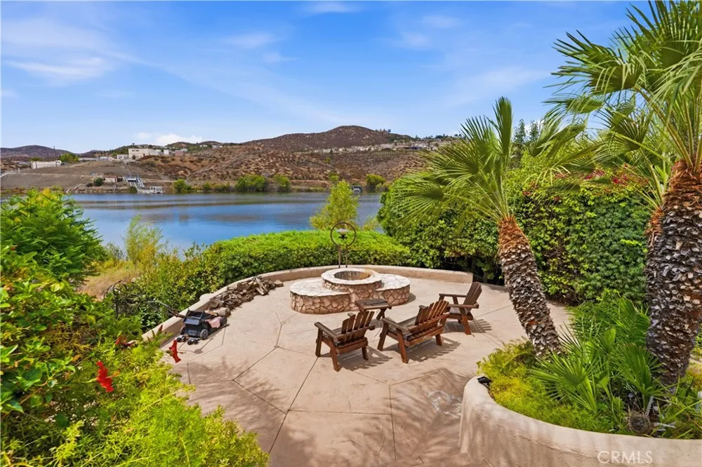 22049 Loch Lomond Canyon Lake, CA 92587
