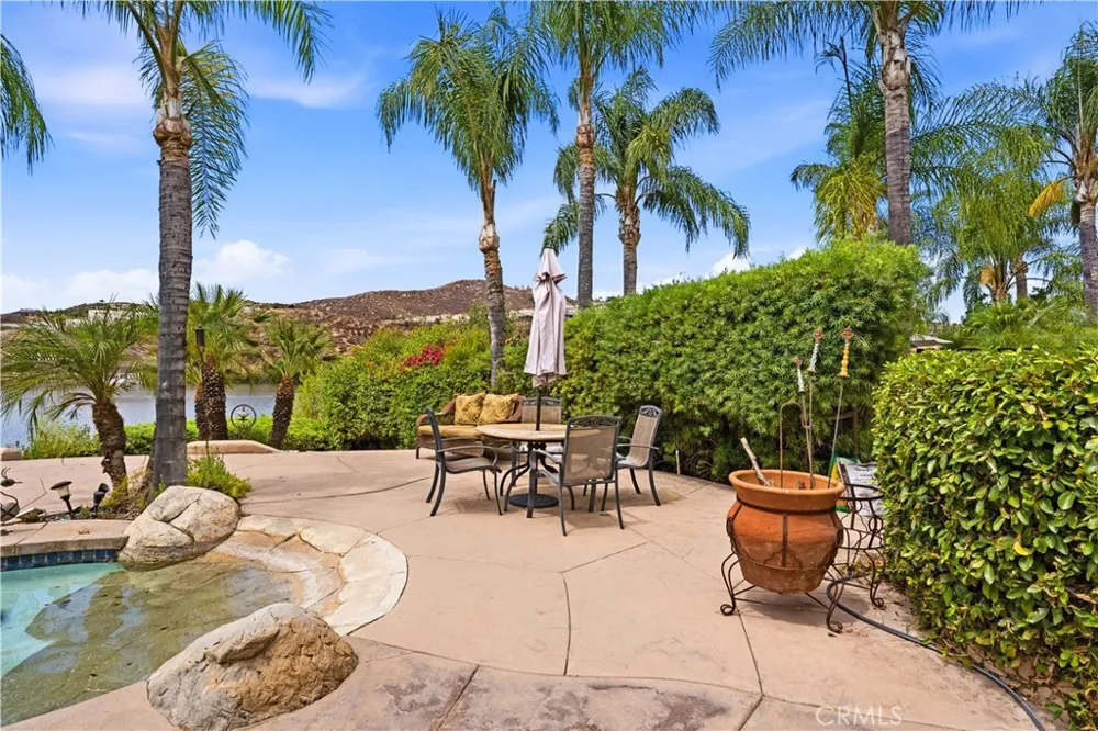 22049 Loch Lomond Canyon Lake, CA 92587