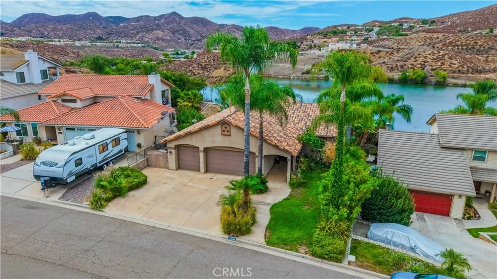 22049 Loch Lomond Canyon Lake, CA 92587
