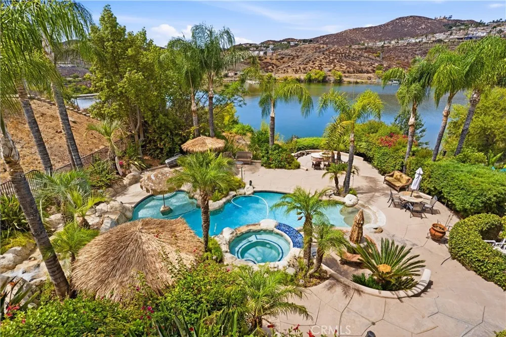22049 Loch Lomond Canyon Lake, CA 92587