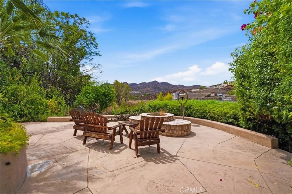 22049 Loch Lomond Canyon Lake, CA 92587