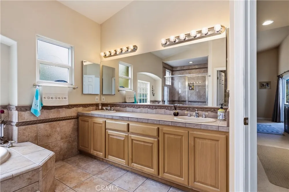 22049 Loch Lomond Canyon Lake, CA 92587